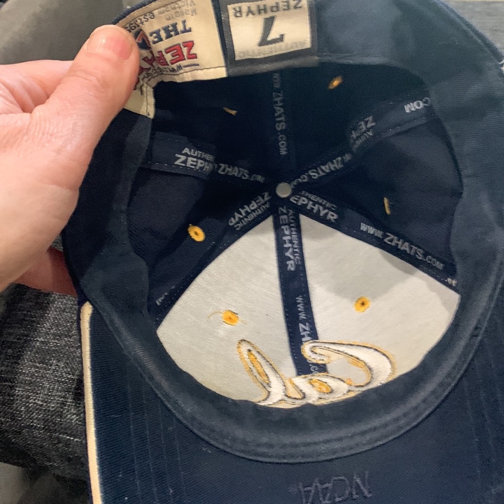 Cal Berkeley hat - Picture 2 of 3